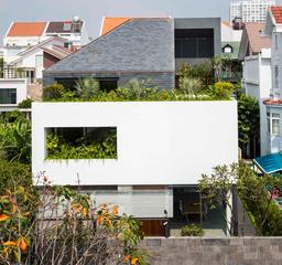 Ngôi biệt thự như khối lập phương độc đáo nổi bật giữa “khu nhà giàu” Sài Gòn