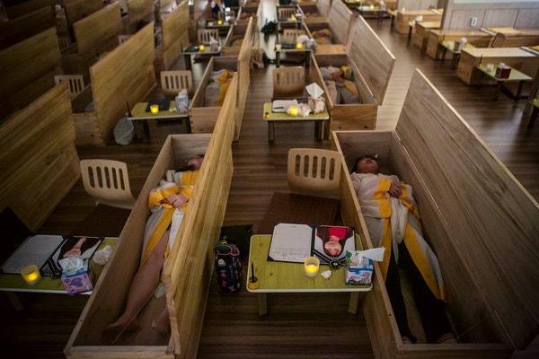 Hàn Quốc: Đến "Cà phê tử thần", nằm quan tài để cân bằng lại cuộc sống