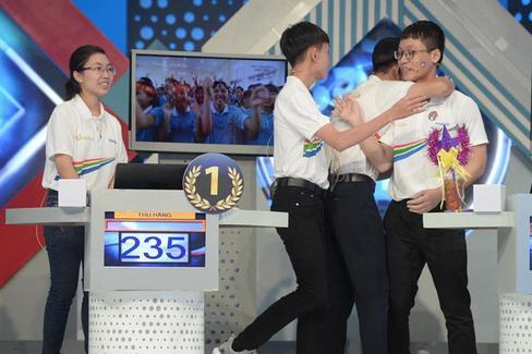 Đằng sau hình ảnh gây tranh cãi trận chung kết Olympia 2020