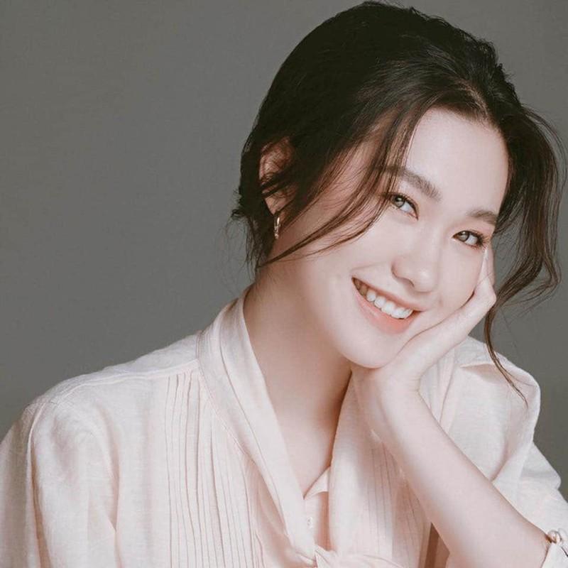 Ứng viên nặng ký của HHVN 2020 bị ném đá vì tin đồn hẹn hò Đoàn Văn Hậu