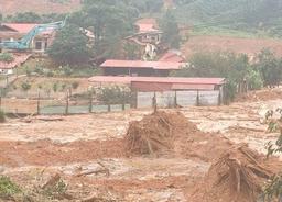 Mưa lớn khả năng kéo dài, 18 huyện miền Trung có nguy cơ lũ quét, sạt lở