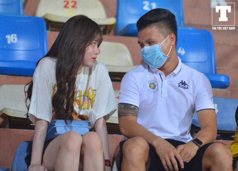 Mối tình 6 tháng đầy ắp drama của Quang Hải - Huỳnh Anh