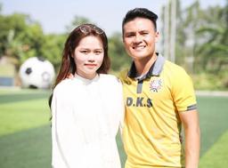 Vài tiếng trước ồn ào "cắm sừng", Quang Hải thành hàng xóm với Huỳnh Anh