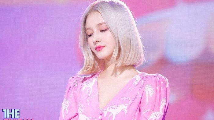 Nhan sắc khó cưỡng của "thiên thần lai" Nancy (Momoland) ở độ tuổi 21