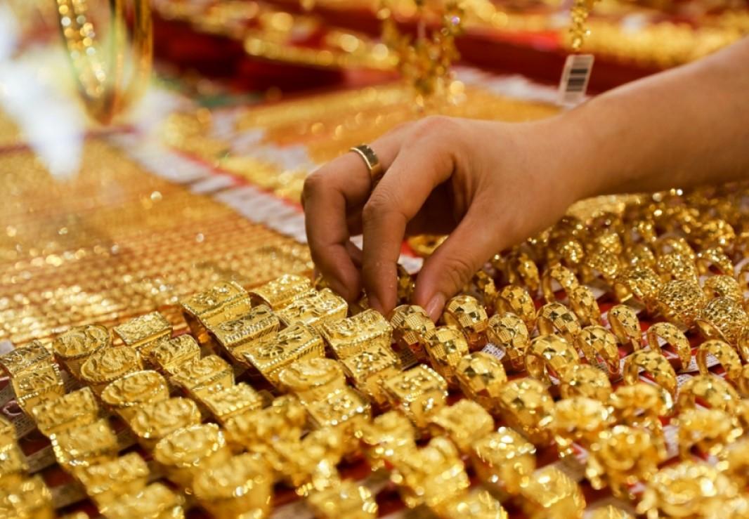 Giá vàng hôm nay 12/3: Vàng trong nước quay đầu giảm nhẹ, vàng thế giới khôi phục đà tăng