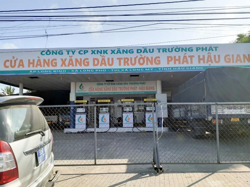 Vì sao hàng loạt cây xăng ở TP.HCM và miền Tây đóng cửa?