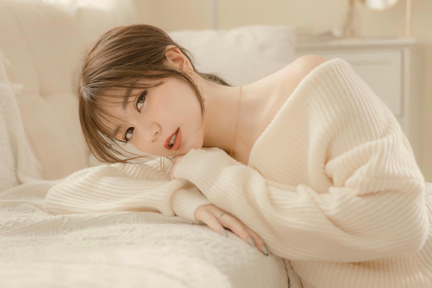 Hôm qua sao làm gì (10/5): An Japan khẳng định không tiêm vòng 3