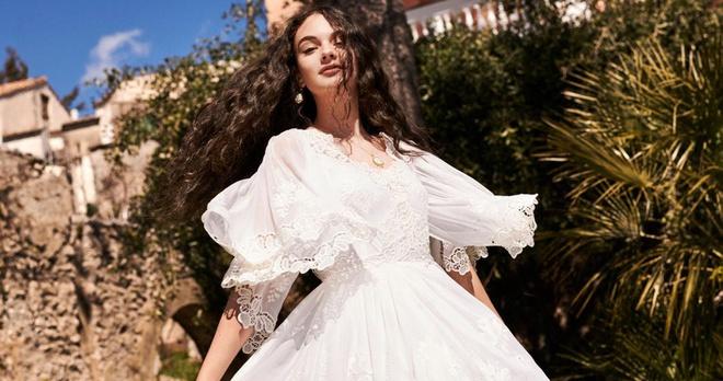 Con gái 16 tuổi của mỹ nhân huyền thoại Monica Bellucci