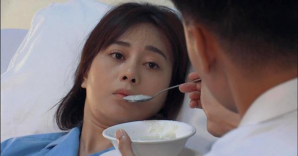 Hương vị tình thân tập 56: Con gái vừa trở về từ cửa tử, bà Bích sung sướng sắp đổi đời thành công