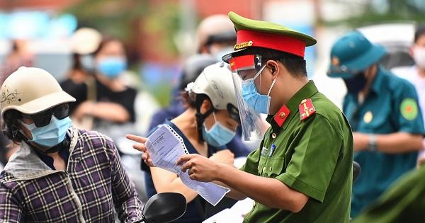 Hà Nội dừng kiểm soát giấy đi đường từ 6g ngày 21/9