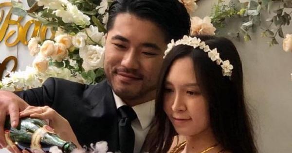 Con gái nghệ sĩ Xuân Hinh đeo vàng trĩu cổ trong ngày vui