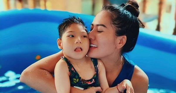 Diễn viên Minh Cúc và gia đình dương tính với Covid-19