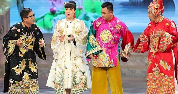 Dàn nghệ sĩ Táo Quân được fan quà đặc sản để "tẩm bổ" lấy sức tập luyện