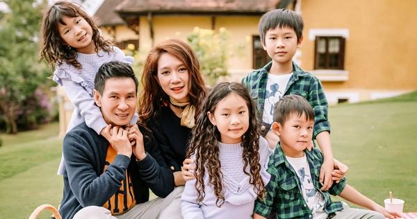 Gia đình Lý Hải - Minh Hà: Nhà đông con nên hễ đi chúc Tết là rất... éo le