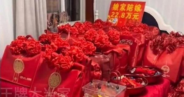 Cô gái được bố mẹ tặng của hồi môn kín nhà, xúc động khi biết gia cảnh đằng sau