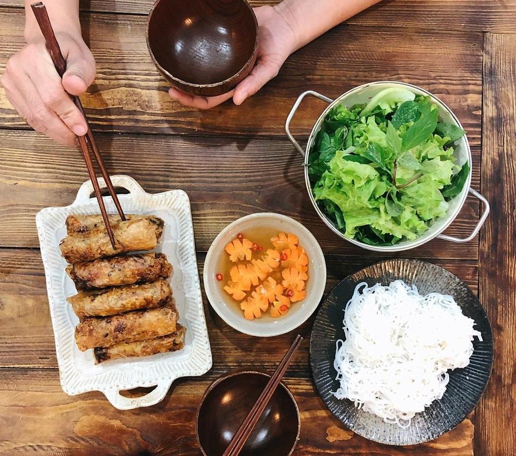 Nem rán giòn rụm, món ngon dân dã mà cầu kỳ của người Việt