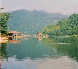 Xóm Đá Bia - Điểm du lịch cuối tuần rất gần Hà Nội, chỉ 500 ngàn là đi được