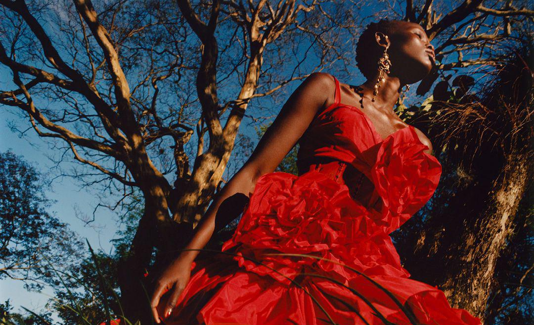 Demi-couture - xoá nhoà ranh giới giữa thời trang may sẵn và thời trang cao cấp