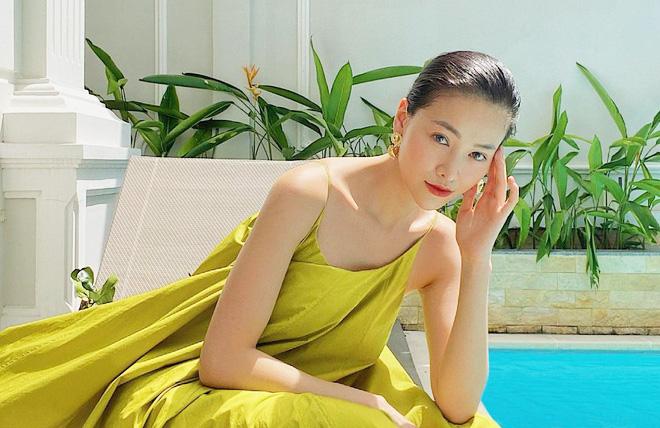 Muốn mặc váy vừa sexy vừa sang chảnh thì tham khảo ngay thời trang của hoa hậu Phương Khánh