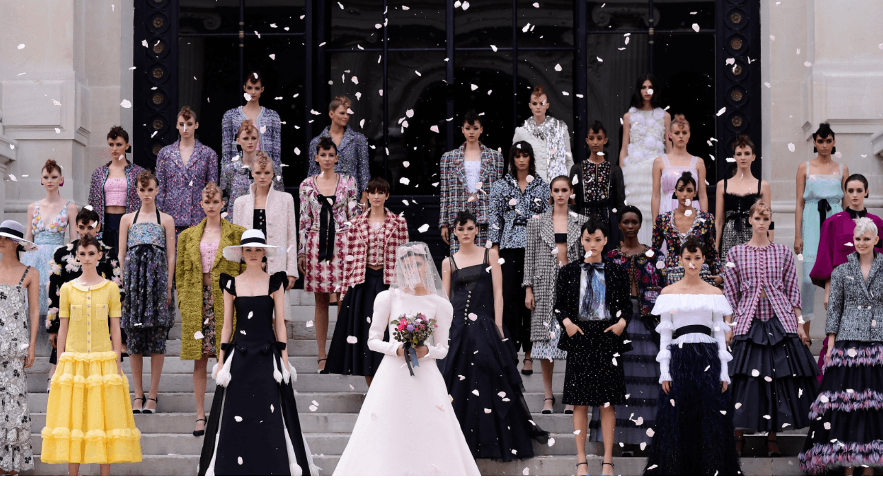 Cô dâu Chanel: Khi show diễn trở thành lễ đường, "vedette" mặc váy cưới