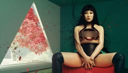 Không còn là thành viên 2NE1, CL "chào sân" nước Mỹ bằng màn lên đồ hở bạo trên bìa tạp chí