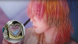 Cận cảnh bộ răng kim cương của G-Dragon trong lần trở lại mới nhất của Big Bang