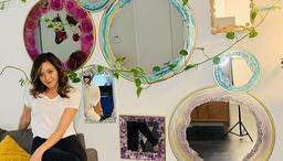 Cô gái IT mang màu sắc Y2K vào những thiết kế gương soi sành điệu