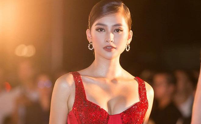 Hoa hậu Tiểu Vy ấn tượng với gu thời trang sang trọng, cuốn hút