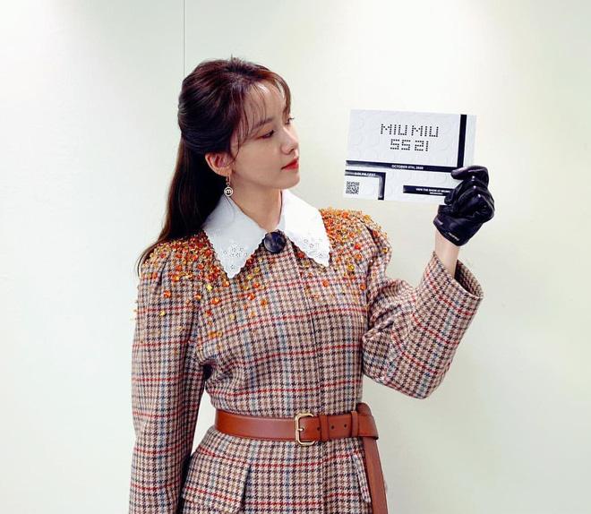 Sao Hàn dự Fashion Week qua livestream: G-Dragon chất lừ, Yoona ngọt ngào