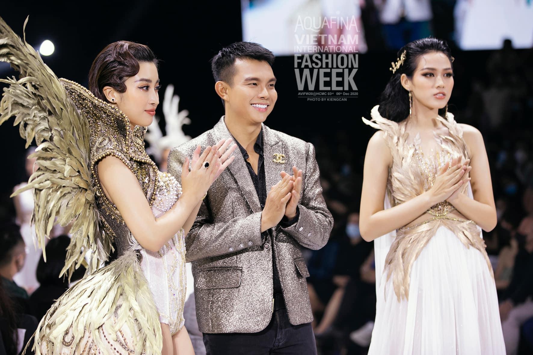 AVIFW2020: Đỗ Mỹ Linh đọ sắc với Đỗ Thị Hà trong cùng một khung hình