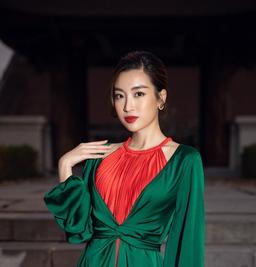 Hoa hậu Việt và các sao châu Á diện trang phục "thời trang phang thời tiết"