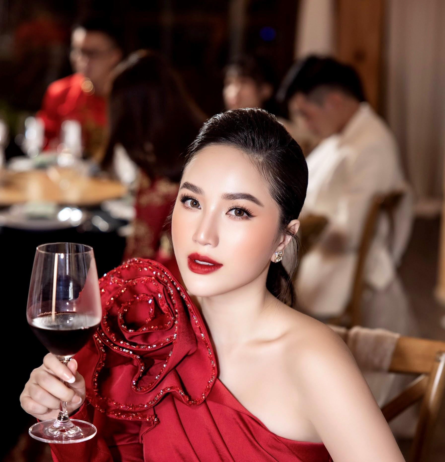 Bảo Thy chăm diện đồ khoe vóc dáng quyến rũ hơn kể từ khi lấy chồng đại gia