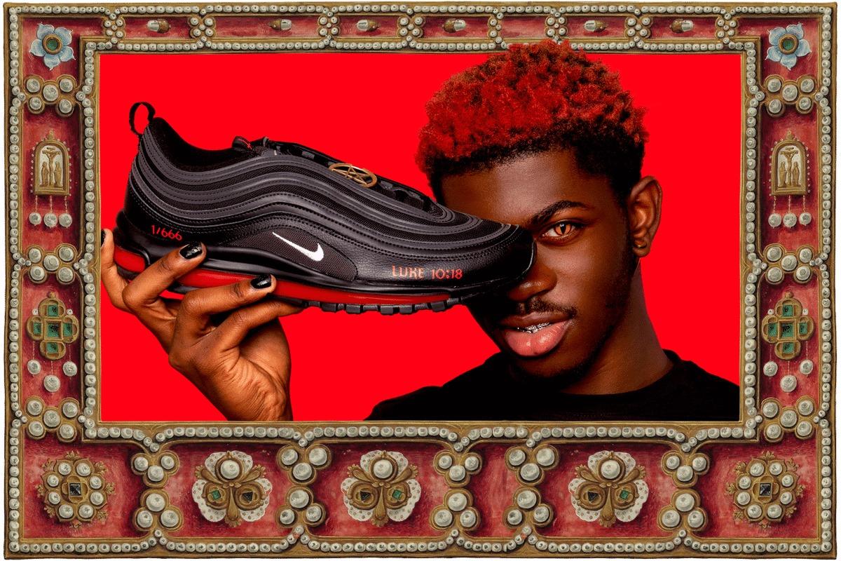 Lil Nas X ra mắt đôi sneakers gợi nhắc đến tôn giáo