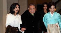 Phong cách thời trang của "công chúa Samsung": Tối giản nhưng toát lên thần thái siêu giàu