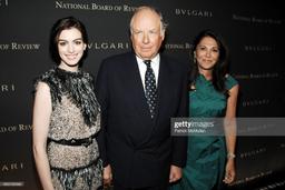 Anne Hathaway - Người làm mất chiếc vòng Cartier 150 triệu USD chính thức đầu quân cho nhà Bulgari