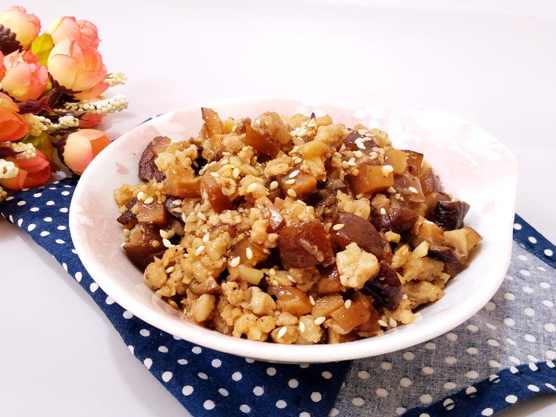 Cách làm thịt băm xào nấm hương đơn giản, phù hợp với những ngày bận rộn