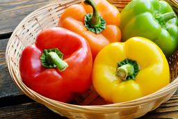 Cách chọn ớt chuông giòn đúng ý, xào thì đậm đà, ăn sống thì không hăng