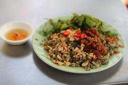 Bánh đập, xúc hến, cặp đôi đặc sản rẻ mà ngon xuất sắc của phố cổ Hội An