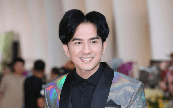 Đan Trường để đầu nải chuối, Mỹ Tâm hóa Nhóc Maruko U40