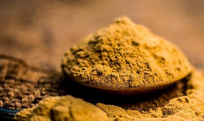 Cách sử dụng đất sét Multani Mitti cho da nhờn hiệu quả