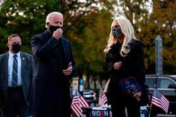 Lady Gaga xuất hiện chất lừ ủng hộ ông Joe Biden