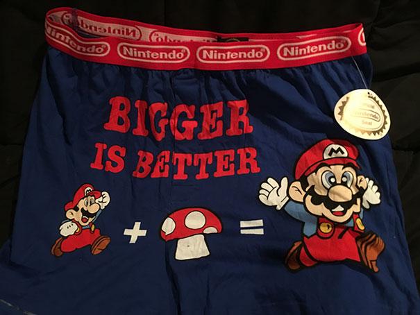 Những trang phục gây hiểu nhầm nghiêm trọng, căng mắt mãi mới nhìn ra