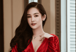 Diện đầm đỏ rực rỡ đi dự sự kiện thời trang nhưng vòng eo của Lê Âu Ngân Anh mới là điều gây chú ý