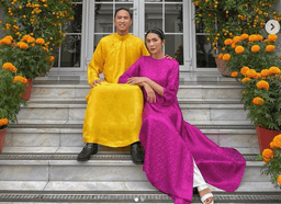 Hơn 1 thập kỷ bên nhau, Hà Tăng và Louis Nguyễn vẫn giữ thói quen sáng mùng 1 diện áo dài