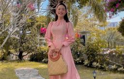 Tiết kiệm như Minh Hằng, hai năm diện một bộ áo dài mà vẫn đẹp xuất sắc