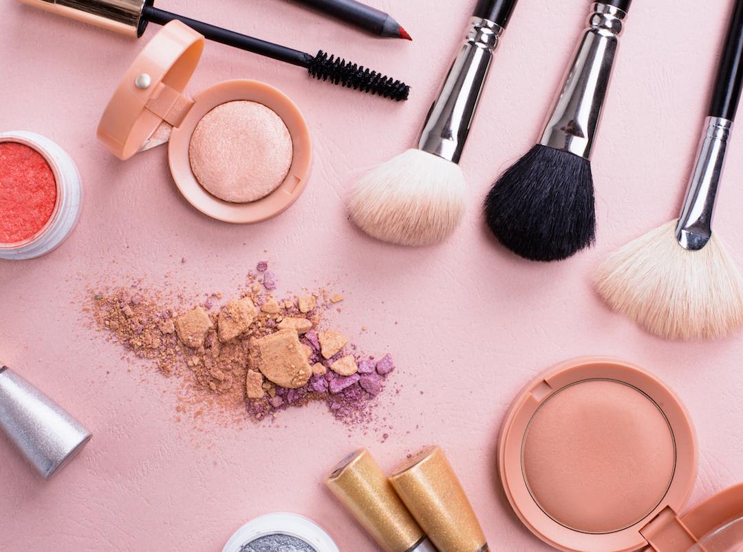 Mỹ phẩm drugstore là gì? Nên đầu tư mỹ phẩm high-end hay chọn drugstore