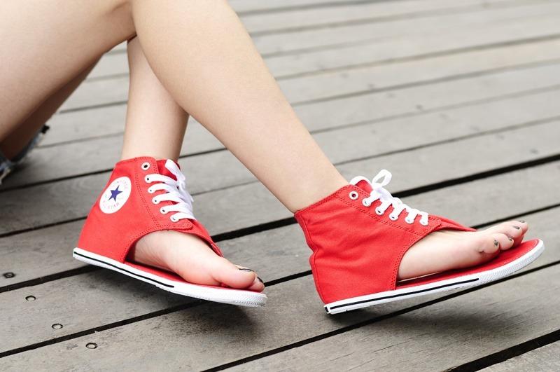 Những đôi giày sneakers có kiểu dáng lạ lùng nhất