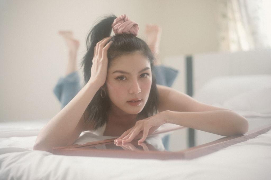 5 lý do bạn nên tháo trang sức trước khi đi ngủ