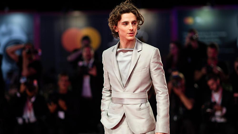 Timothée Chalamet sẽ trở thành người dẫn chương trình Met Gala 2021 ở tuổi 25