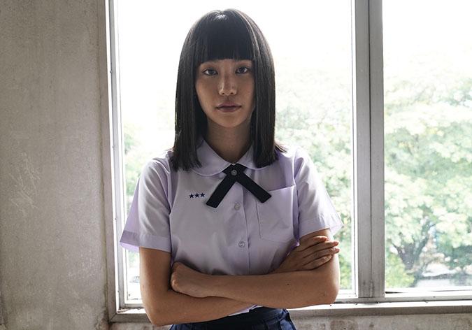 Nữ chính Girl From Nowhere sở hữu ngoại hình và gu thời trang độc lạ